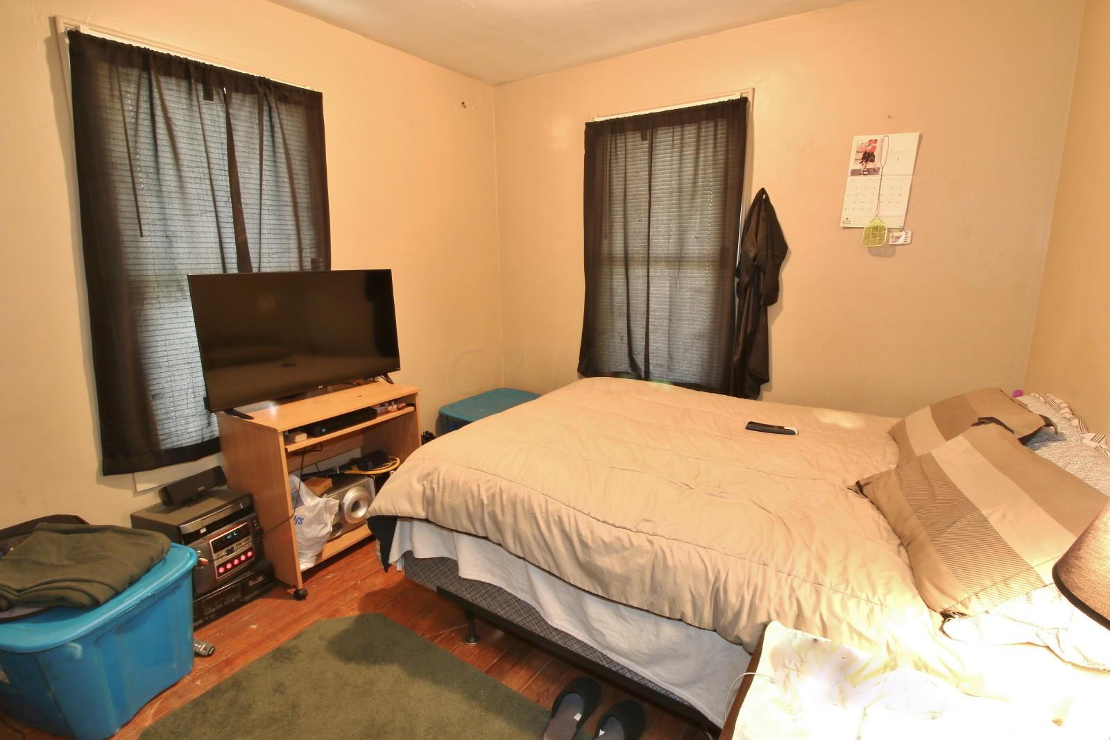936 Pershing Road Zanesville, OH 43701 - Photo 5 of 9