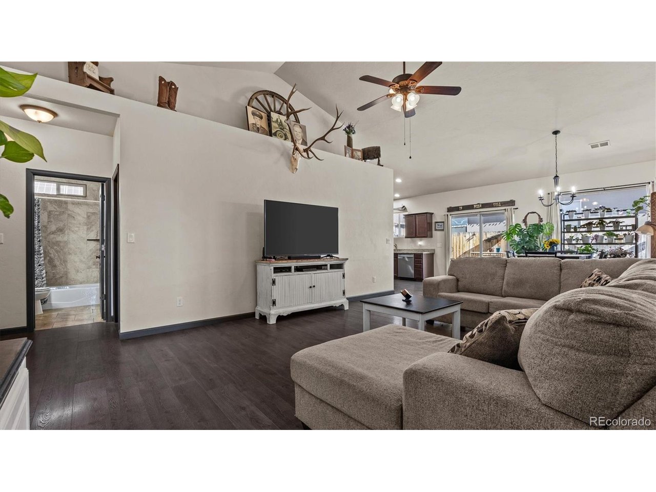 556 32 5/8 Road Clifton, CO 81520 - Photo 9 of 28