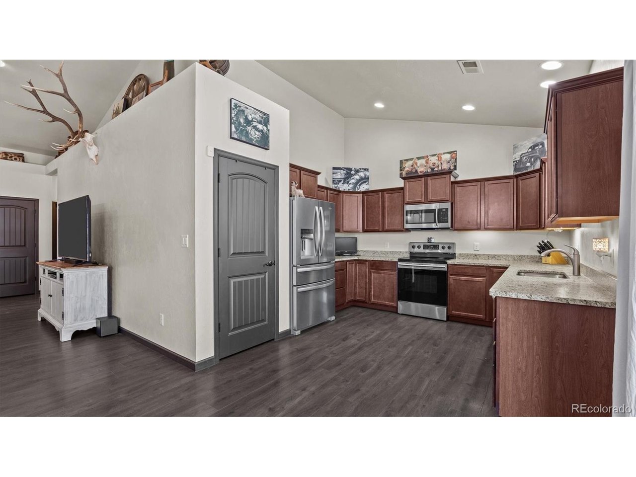 556 32 5/8 Road Clifton, CO 81520 - Photo 10 of 28