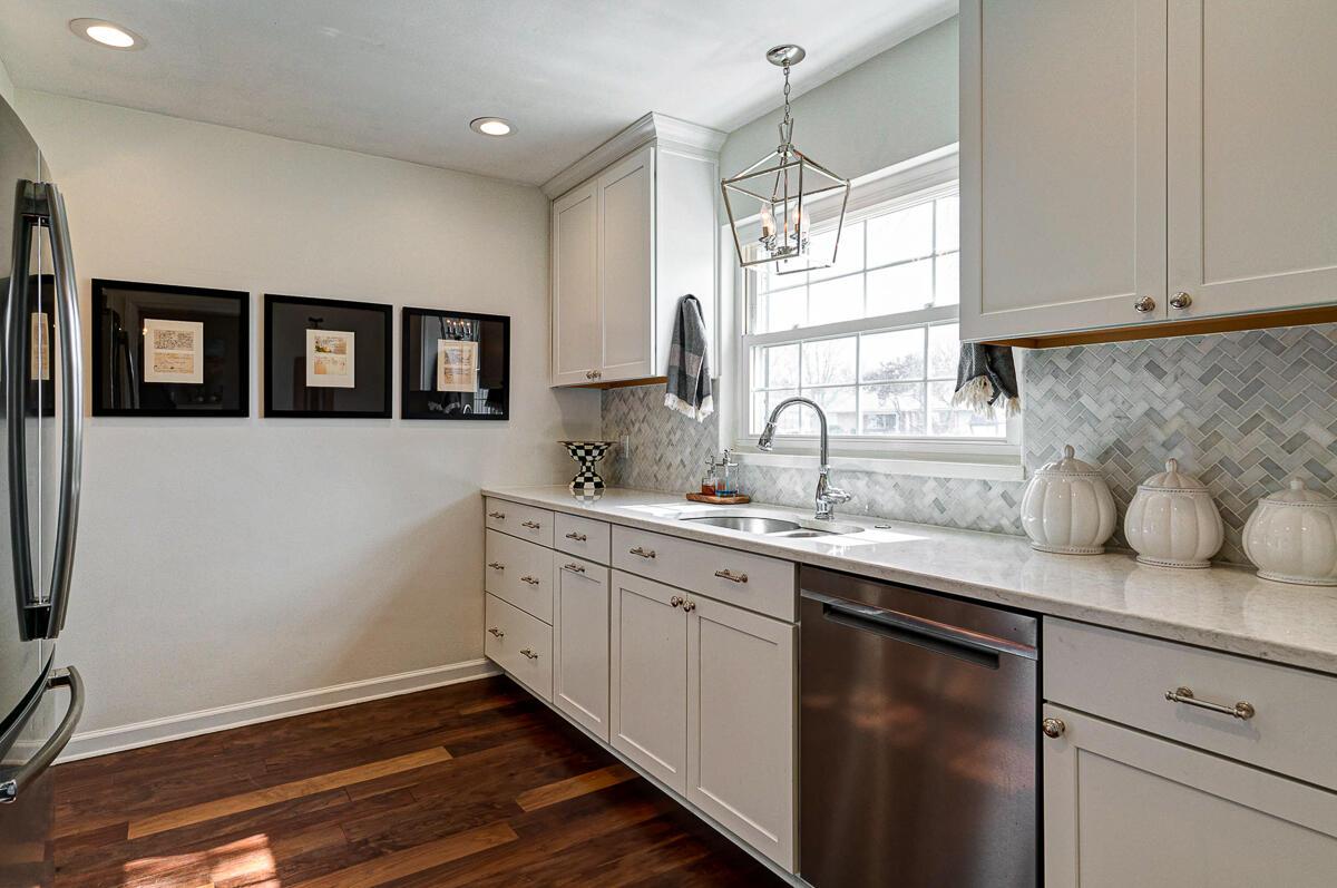 2048 Jervis Road Columbus, OH 43221 - Photo 3 of 34 Kitchen