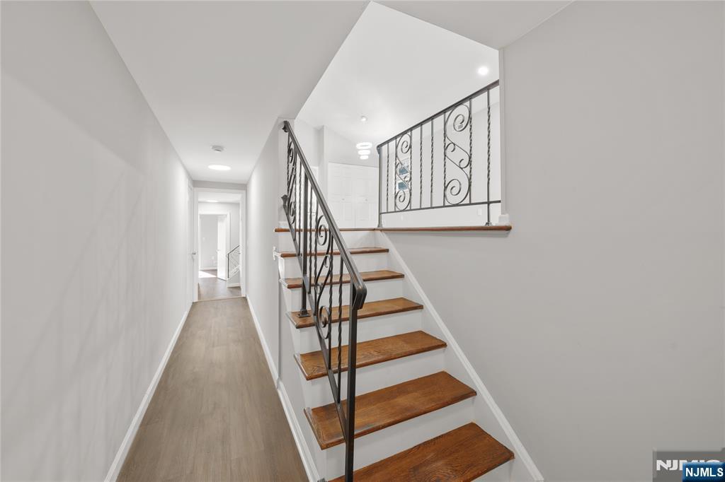 11 Hampton Place Nutley, NJ 07110 - Photo 38 of 46