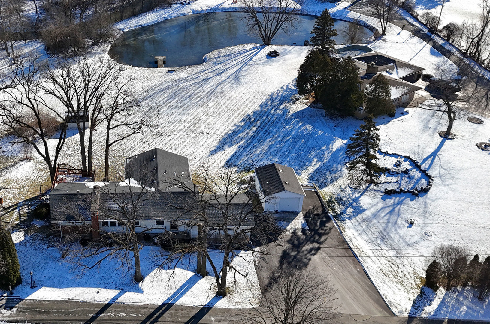 13 Riegel Oaks Lane Homewood, IL 60430 - Photo 4 of 26 a backyard of a house with table and chairs