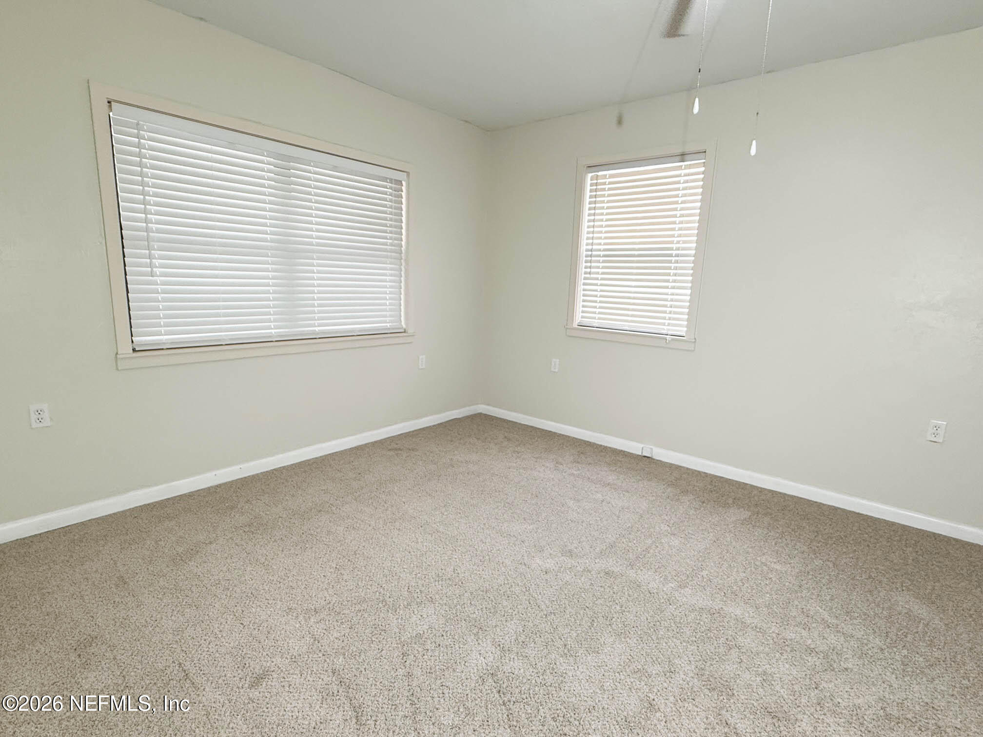22620 Southeast Hawthorne Road Hawthorne, FL 32640 - Photo 4 of 28 an empty room with a window