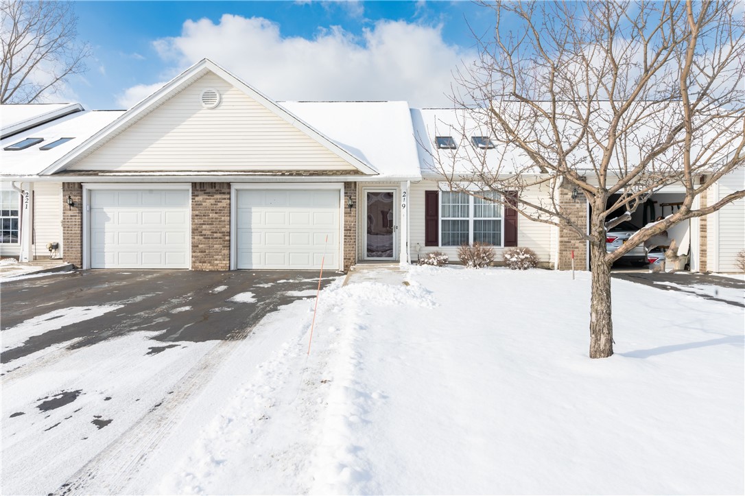 219 Rayfield Circle Webster, NY 14580 - Photo 1 of 39