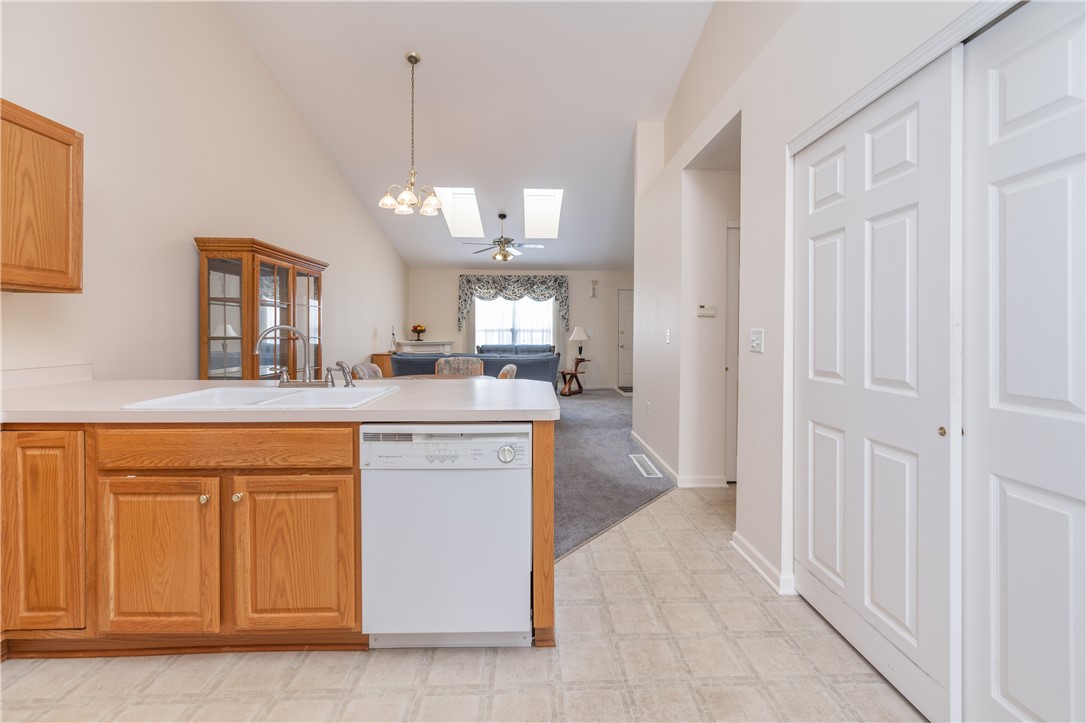 219 Rayfield Circle Webster, NY 14580 - Photo 15 of 39