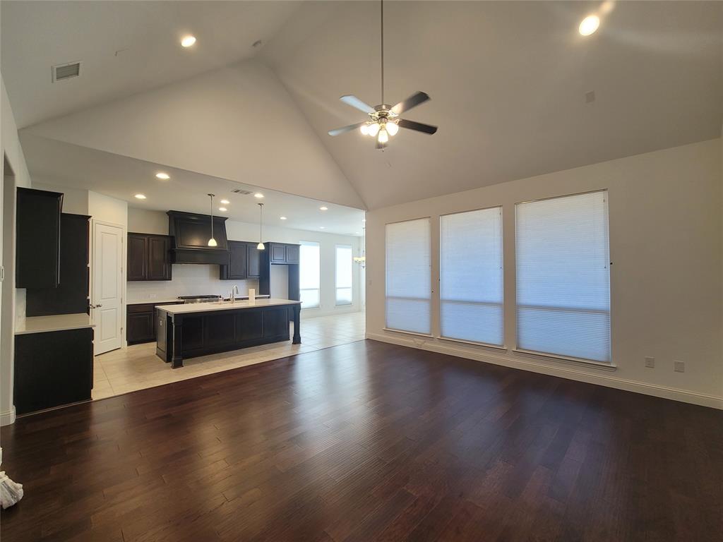 8553 Gerbera Daisy Road Frisco, TX 75035 - Photo 2 of 32