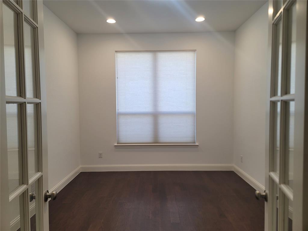 8553 Gerbera Daisy Road Frisco, TX 75035 - Photo 8 of 32