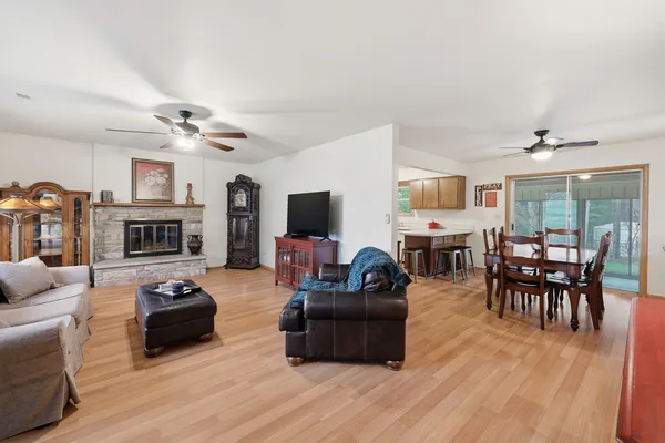 $300,000 | 27668 West Luana Lane, Ingleside, IL 60041