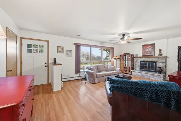 $300,000 | 27668 West Luana Lane, Ingleside, IL 60041
