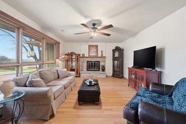 $300,000 | 27668 West Luana Lane, Ingleside, IL 60041