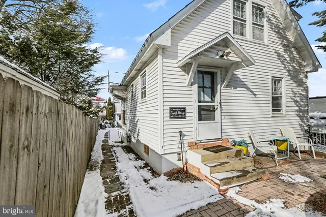 a view of a back yard of the house