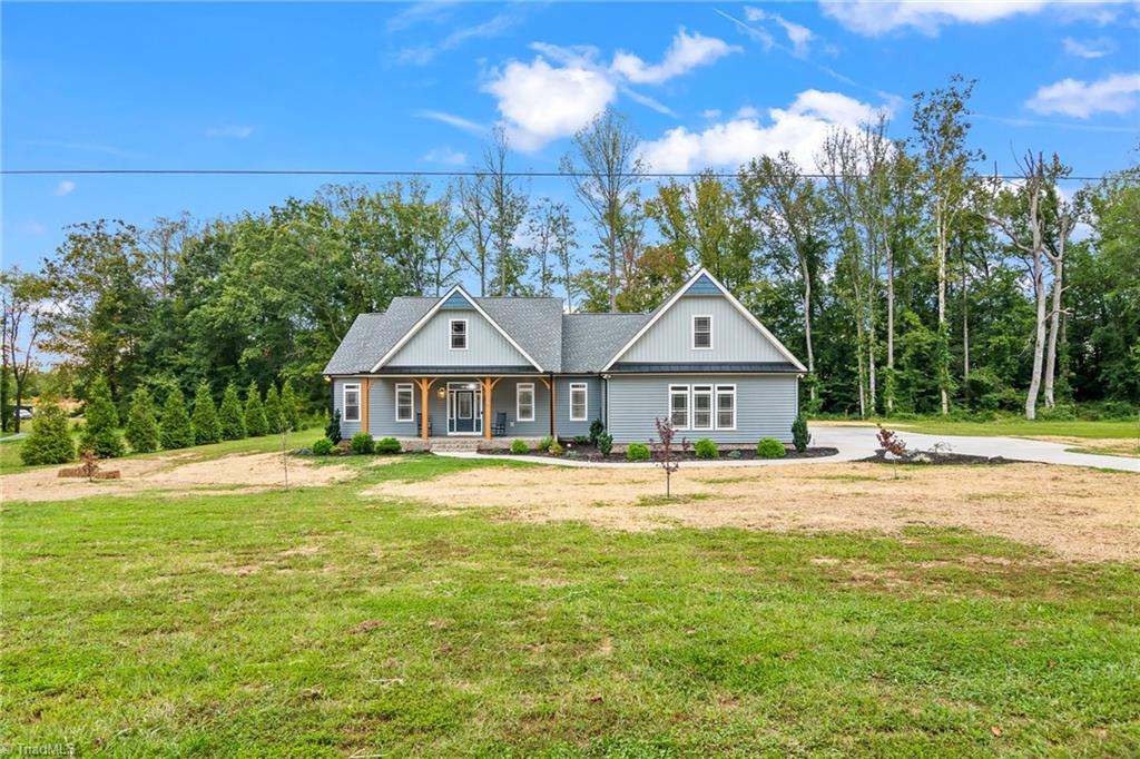 2136 Darrow Road Winston-Salem, NC 27101 - Photo 4 of 50 Gallery Image 4