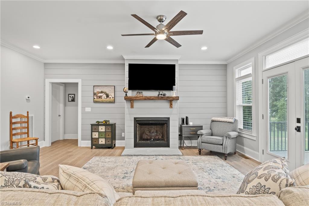 2136 Darrow Road Winston-Salem, NC 27101 - Photo 6 of 50 Gallery Image 6