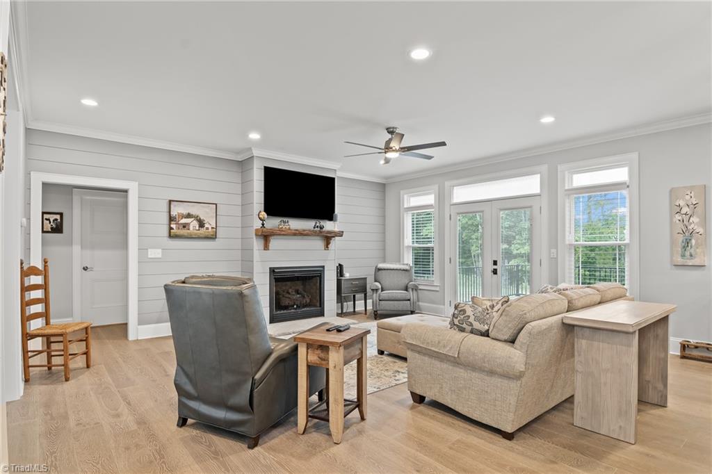 2136 Darrow Road Winston-Salem, NC 27101 - Photo 7 of 50 Gallery Image 7