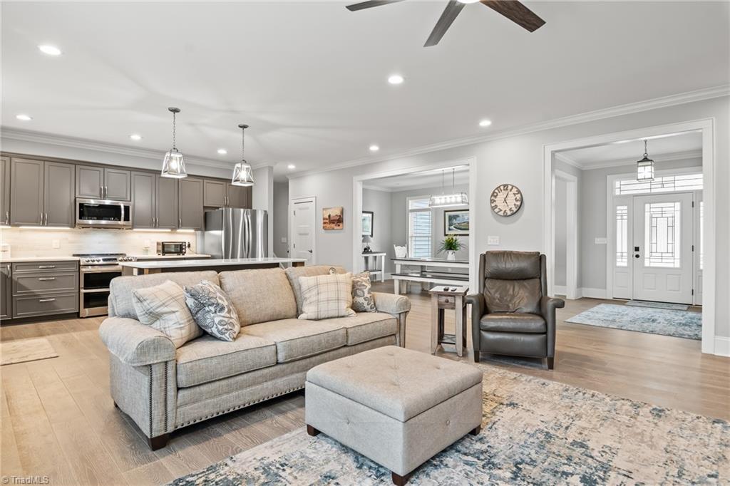 2136 Darrow Road Winston-Salem, NC 27101 - Photo 10 of 50 Gallery Image 10