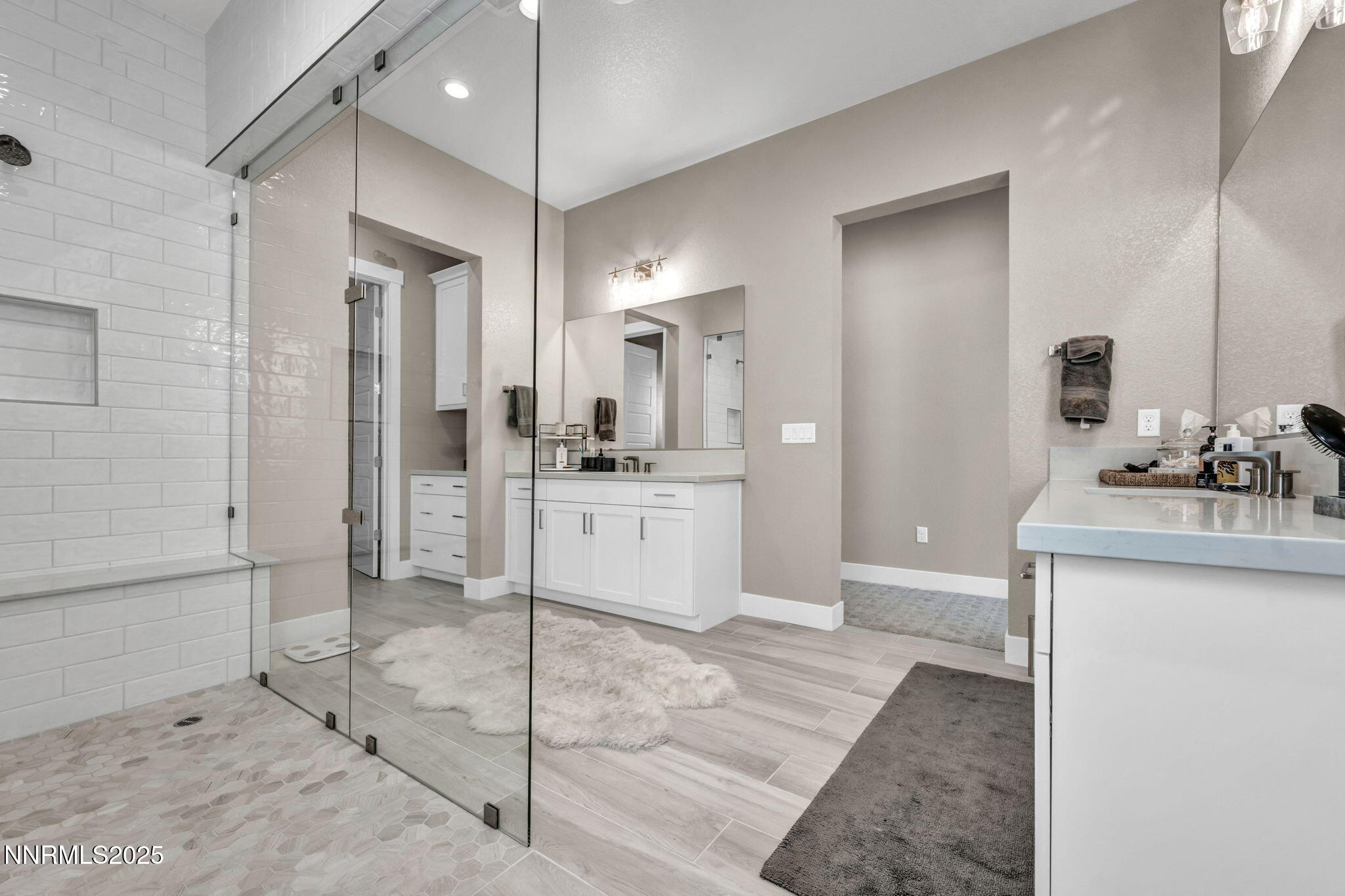 5441 Side Saddle Trail Reno, NV 89511 - Photo 15 of 25 a spacious bathroom with a sink and a mirror