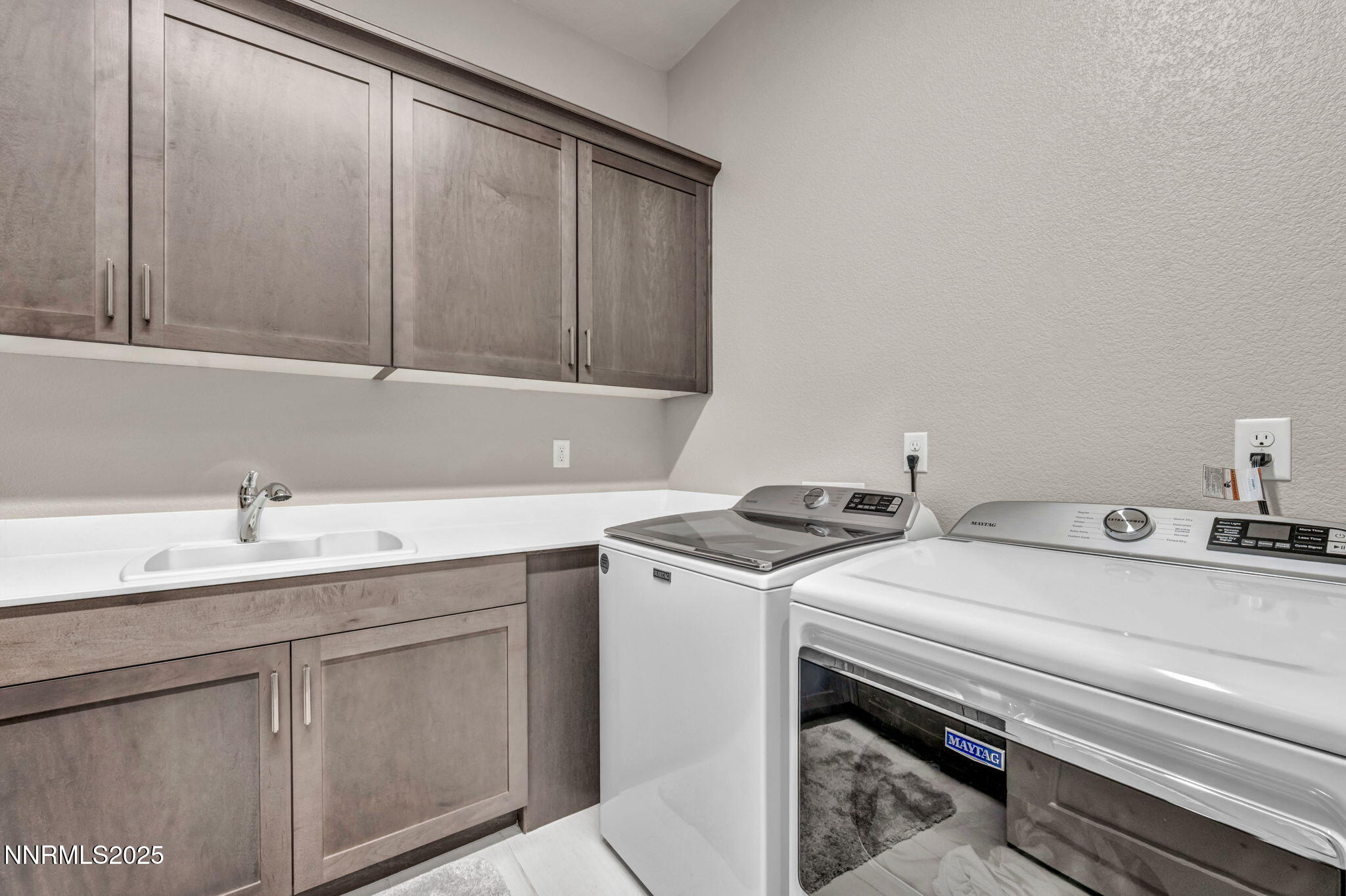 5441 Side Saddle Trail Reno, NV 89511 - Photo 22 of 25 a utility room with sink dryer and washer