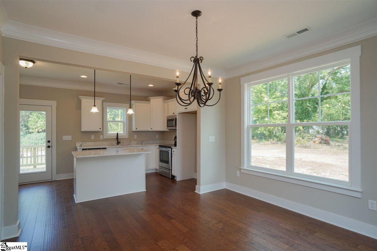 330 Ackley Road Greenville, SC 29607 - Photo 8 of 26