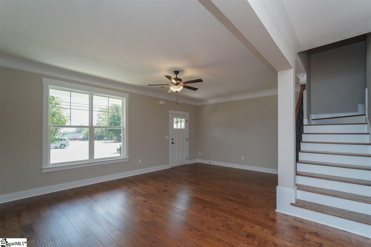 330 Ackley Road Greenville, SC 29607 - Photo 9 of 26