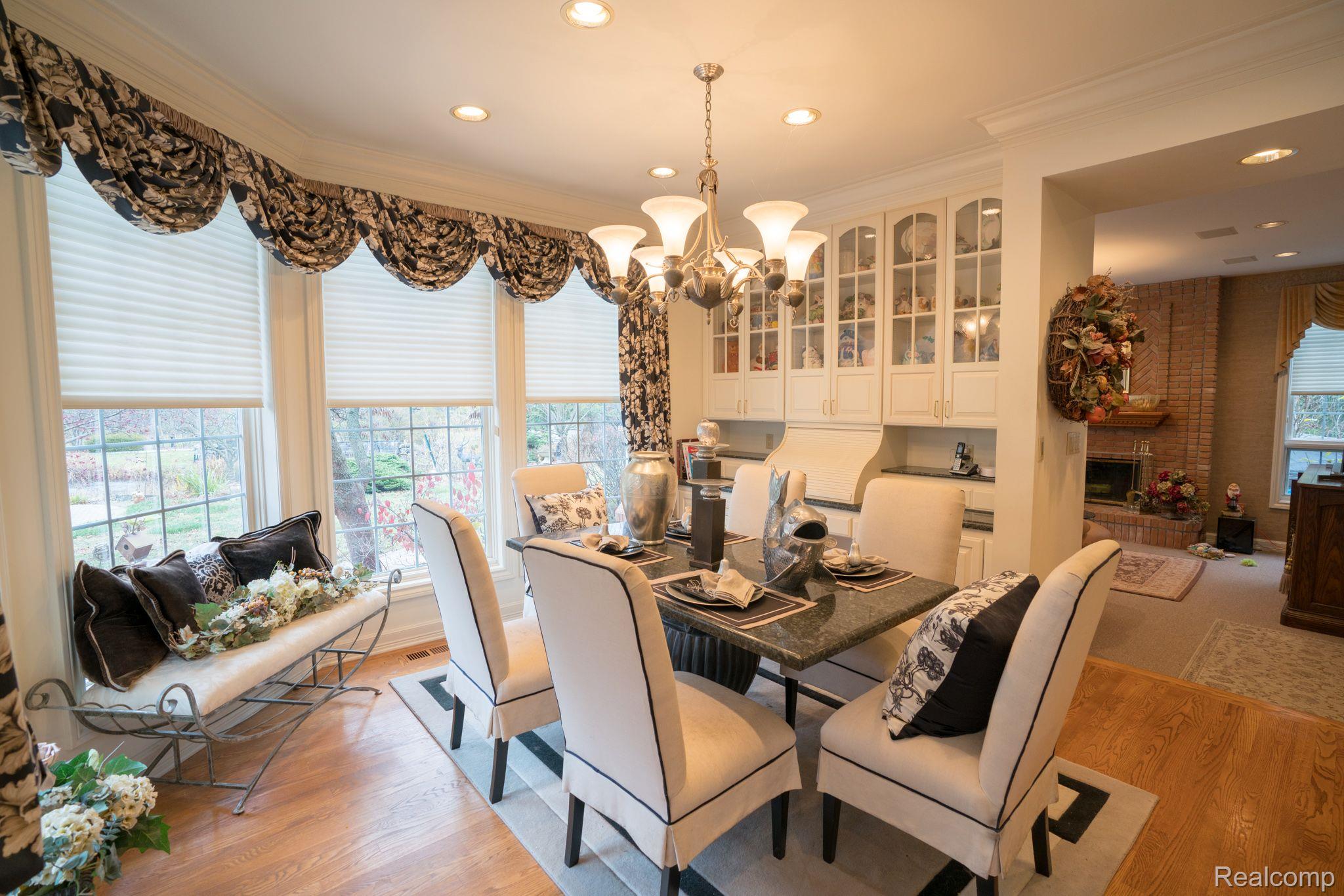 8543 Bridge Road Grosse Ile, MI 48138 - Photo 15 of 53 Breakfast Nook