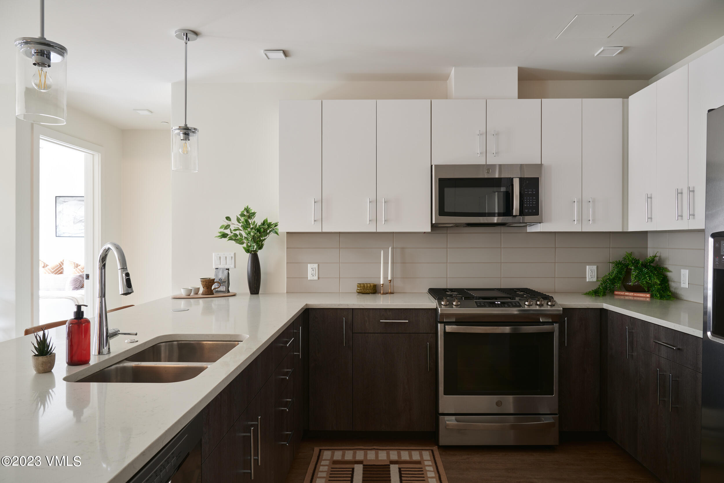 430 South Frontage Road East, Unit RUC Vail, CO 81657 - Photo 3 of 9 Kitchen