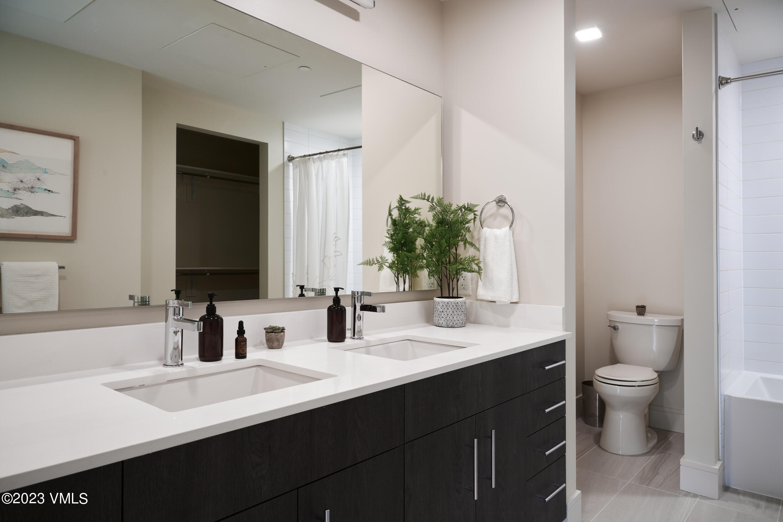 430 South Frontage Road East, Unit RUC Vail, CO 81657 - Photo 4 of 9 Bathroom