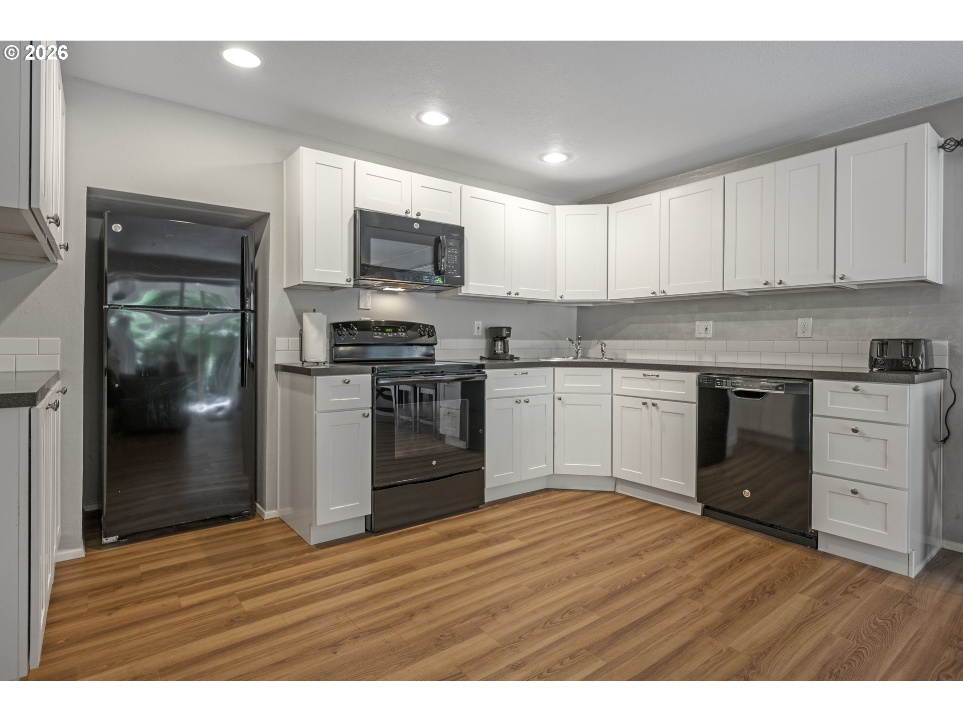 3008 Southwest Wilbard Street Portland, OR 97219 - Photo 27 of 48