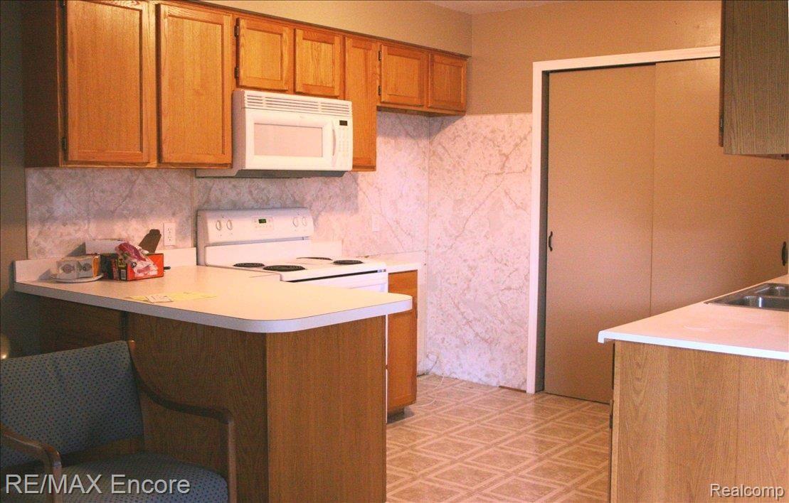 2633 Culbertson Avenue Rochester, MI 48307 - Photo 10 of 12 IMG_3545