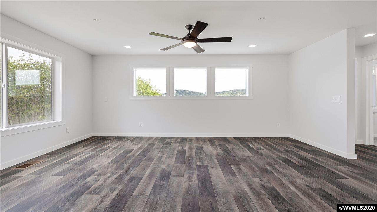 6301 Lakepointe Street Foster, OR 97345 - Photo 18 of 32