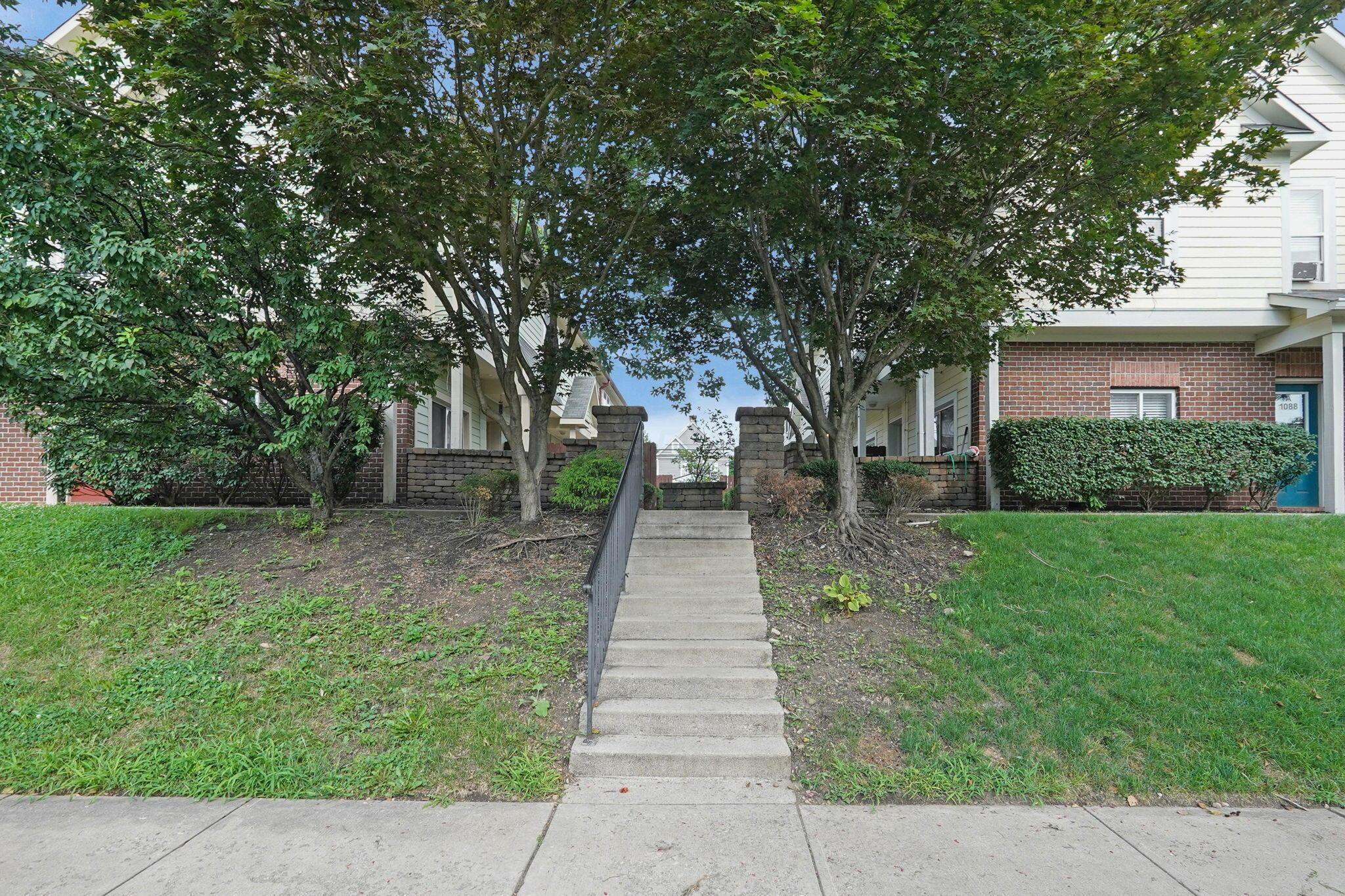 1096 Perry Street, Unit B Columbus, OH 43201 - Photo 4 of 33 23-web-or-mls-1096-perry-st-b