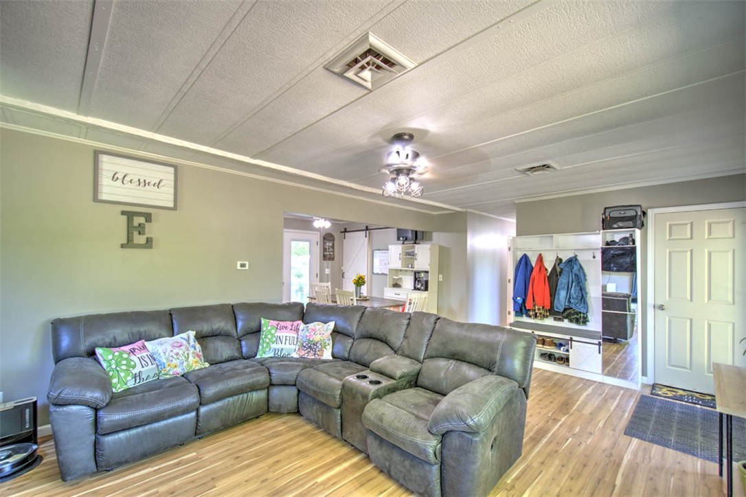 9977 Cabin Road Argenta, IL 62501 - Photo 8 of 32