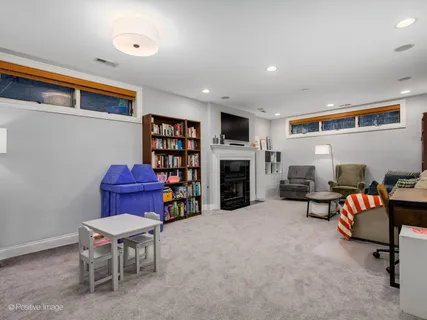 $700,000 | 1945 West Erie Street, Unit 1W, Chicago, IL 60622