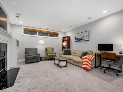 $700,000 | 1945 West Erie Street, Unit 1W, Chicago, IL 60622