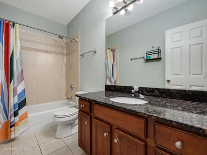 $700,000 | 1945 West Erie Street, Unit 1W, Chicago, IL 60622