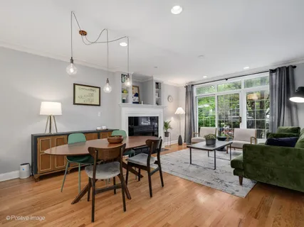 $700,000 | 1945 West Erie Street, Unit 1W, Chicago, IL 60622