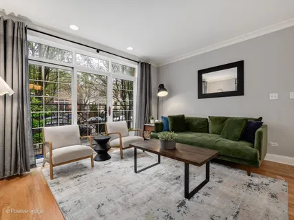 $700,000 | 1945 West Erie Street, Unit 1W, Chicago, IL 60622