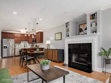$700,000 | 1945 West Erie Street, Unit 1W, Chicago, IL 60622