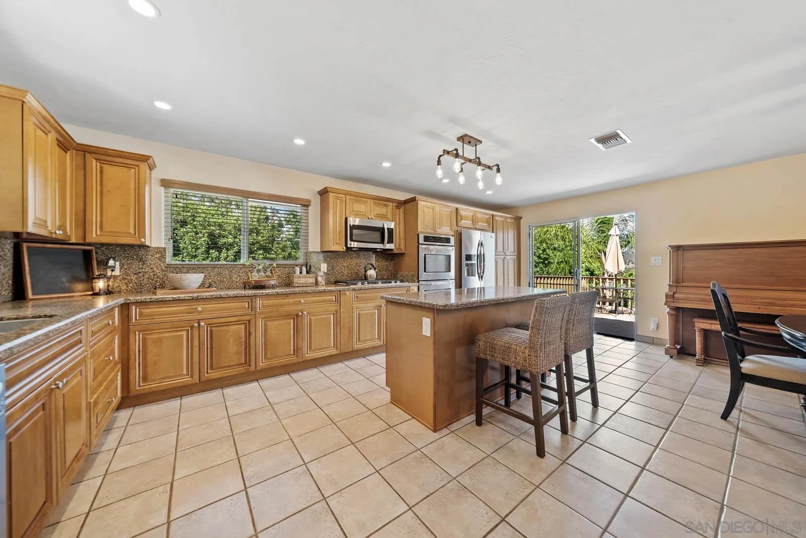 9895 El Capitan Real Road El Cajon, CA 92021 - Photo 13 of 48 Gallery Image 13
