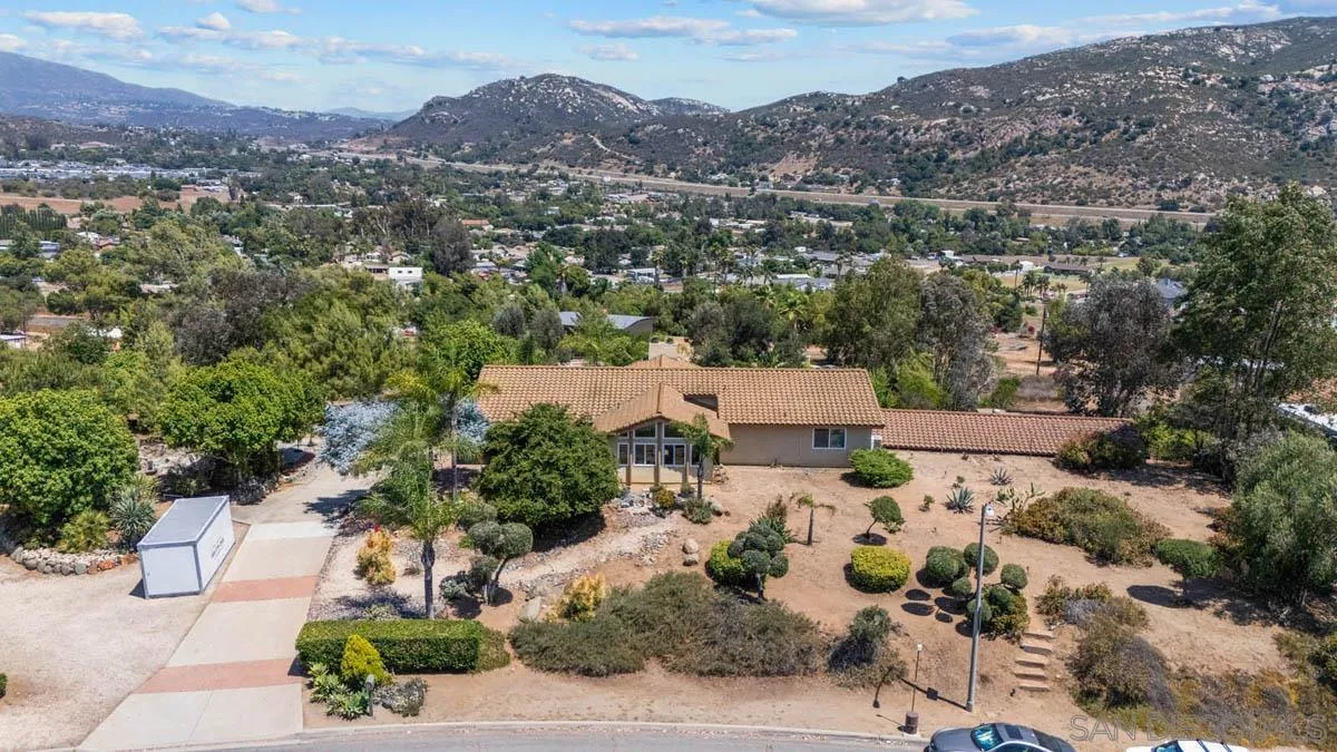 9895 El Capitan Real Road El Cajon, CA 92021 - Photo 6 of 48 Gallery Image 6