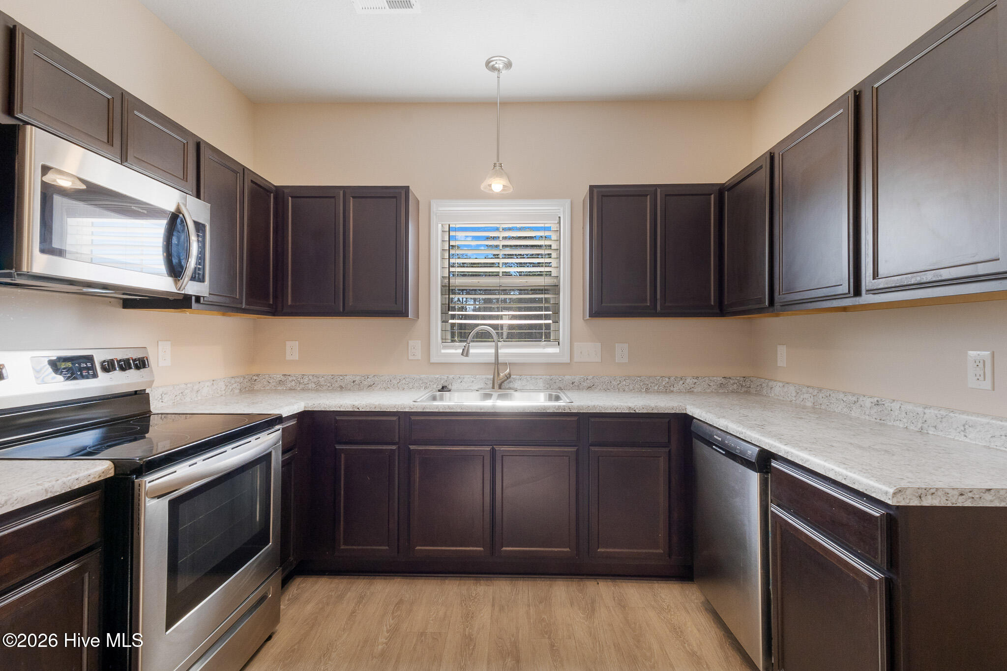 414 Vandemere Court Holly Ridge, NC 28445 - Photo 12 of 40 IMG_1515