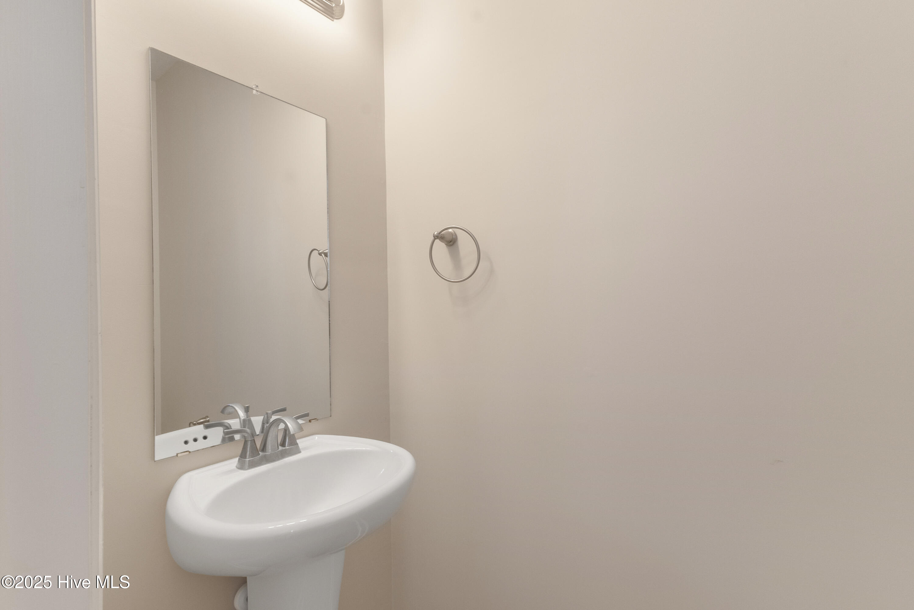 414 Vandemere Court Holly Ridge, NC 28445 - Photo 7 of 40 IMG_1540