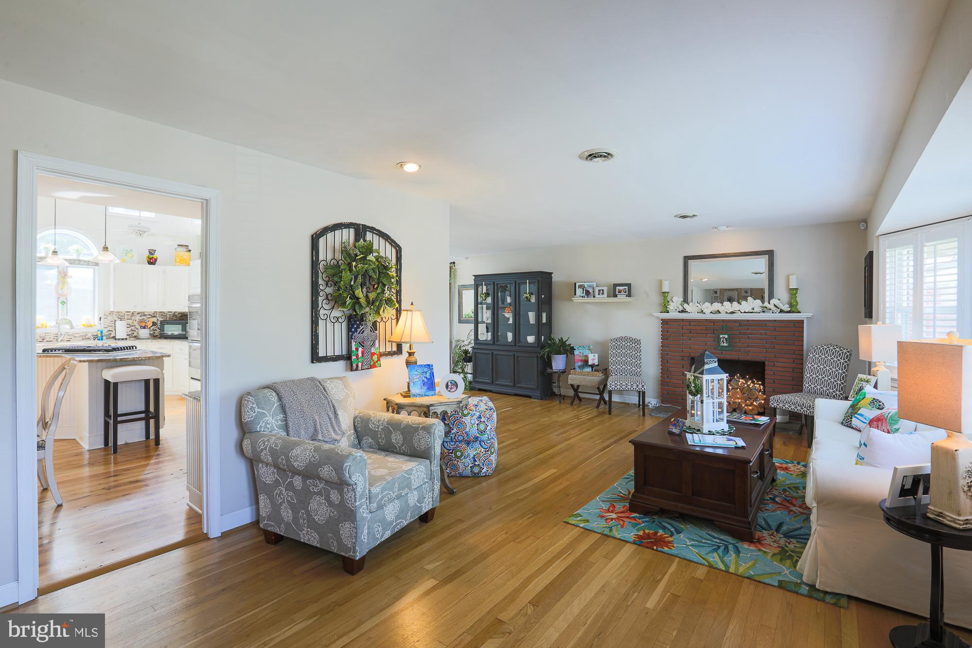 923 Starbit Road Baltimore, MD 21286 - Photo 3 of 70 Gallery Image 3