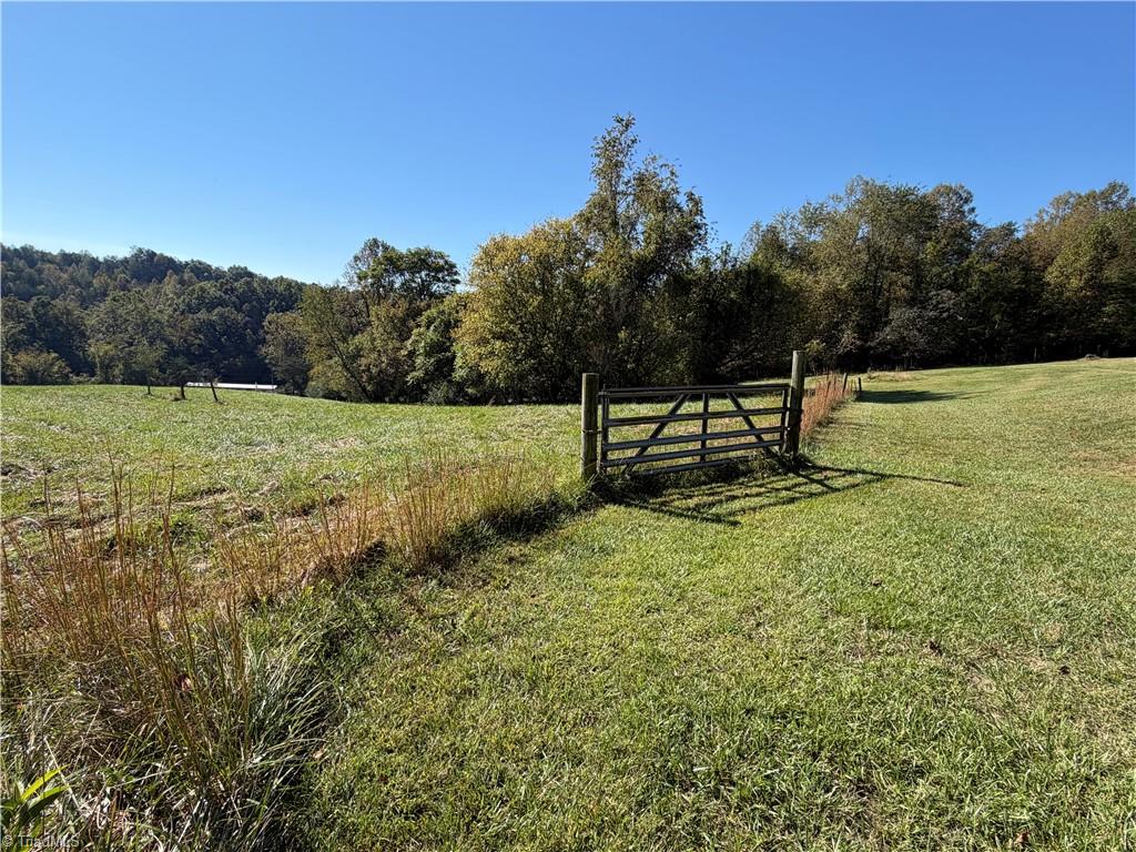 168 Hiatt Road Mount Airy, NC 27030 - Photo 6 of 35 Gallery Image 6