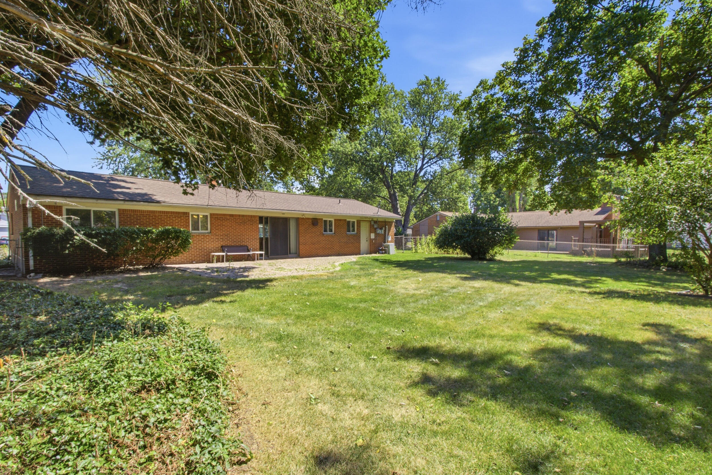 24029 Ripple Creek Novi, MI 48375 - Photo 20 of 27 Back of Structure