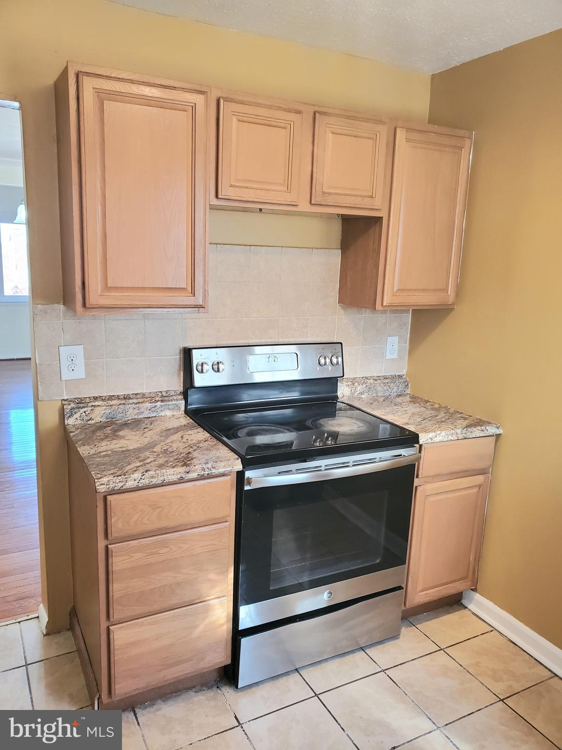 7416 Pohick Road Lorton, VA 22079 - Photo 10 of 27 Gallery Image 10