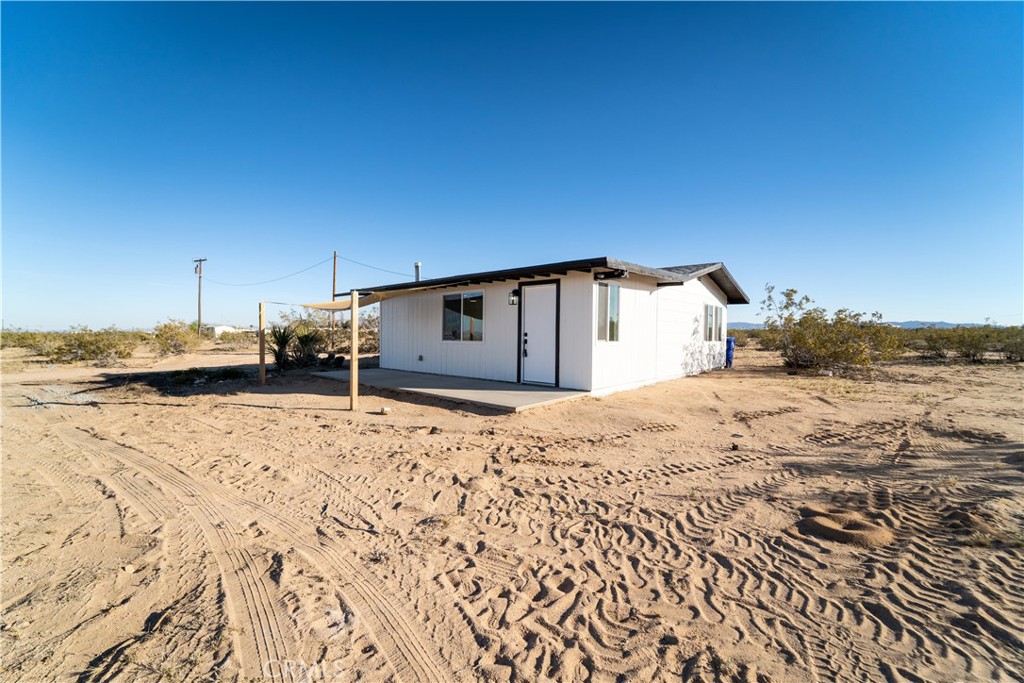 65125 Saturn Street Joshua Tree, CA 92252 - Photo 2 of 40 a view of empty room
