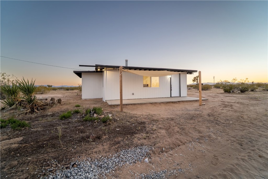 65125 Saturn Street Joshua Tree, CA 92252 - Photo 5 of 40 a view of outdoor space and yard