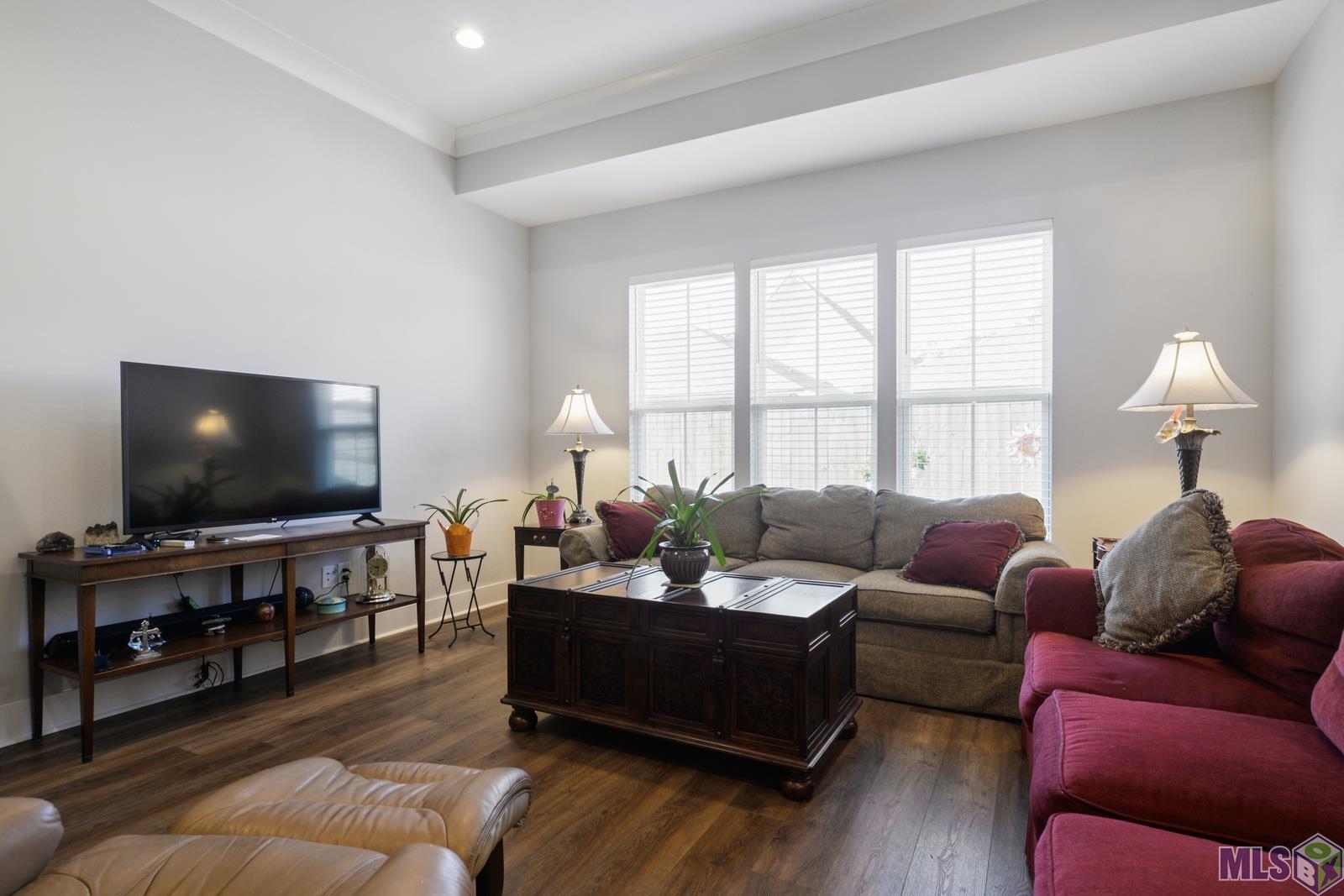 9016 Stonecroft Avenue Baton Rouge, LA 70810 - Photo 2 of 11