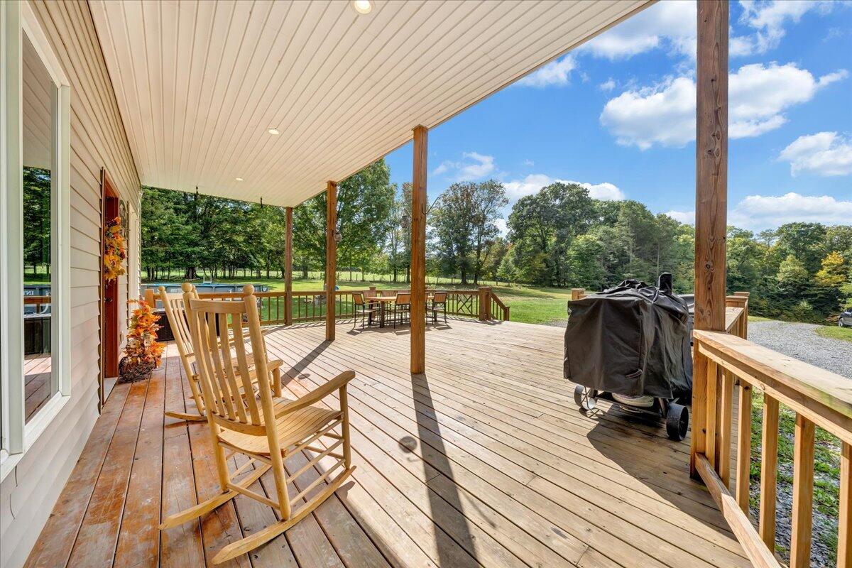 6966 Lobelia Road Hillsboro, WV 24946 - Photo 5 of 61 Gallery Image 5