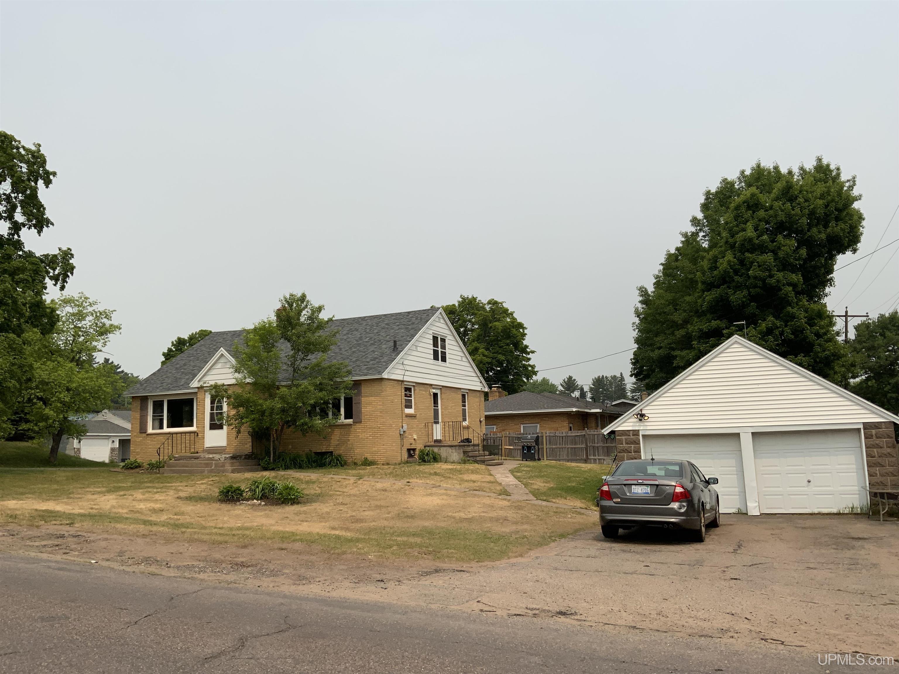 100 North Marigold Street Ishpeming, MI 49849 - Photo 2 of 45